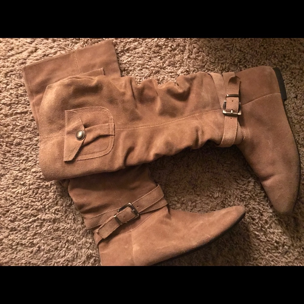 BCBG boots